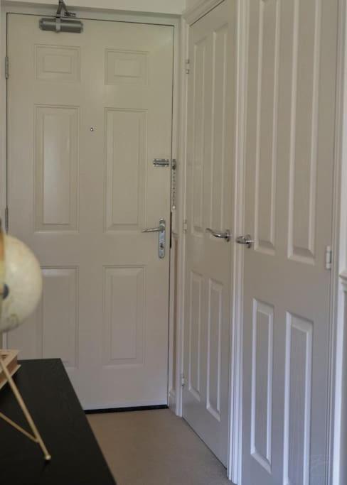 Stunning Luxury 2 Bed Apartment With En-Suite In Wokingham City Centre Экстерьер фото